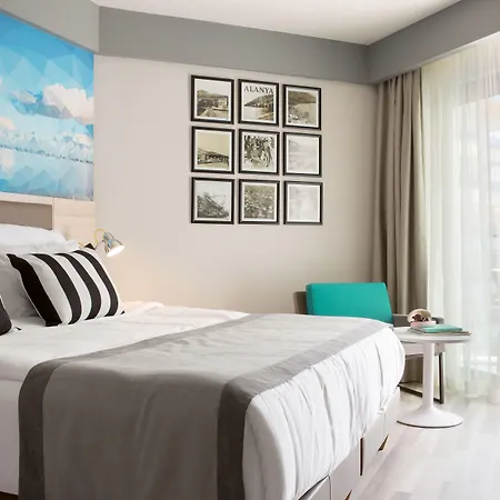 酒店 桑普莱姆酒廊酒店 - 仅限成人 5*